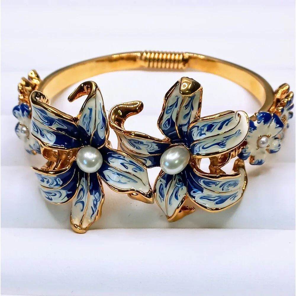 KJL Kenneth Jay Lane Gold/Blue Lily Flower Bracelet - Picture 1 of 9